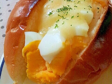 ✿ロールパンでゆで卵のチーズ焼きサンド❤